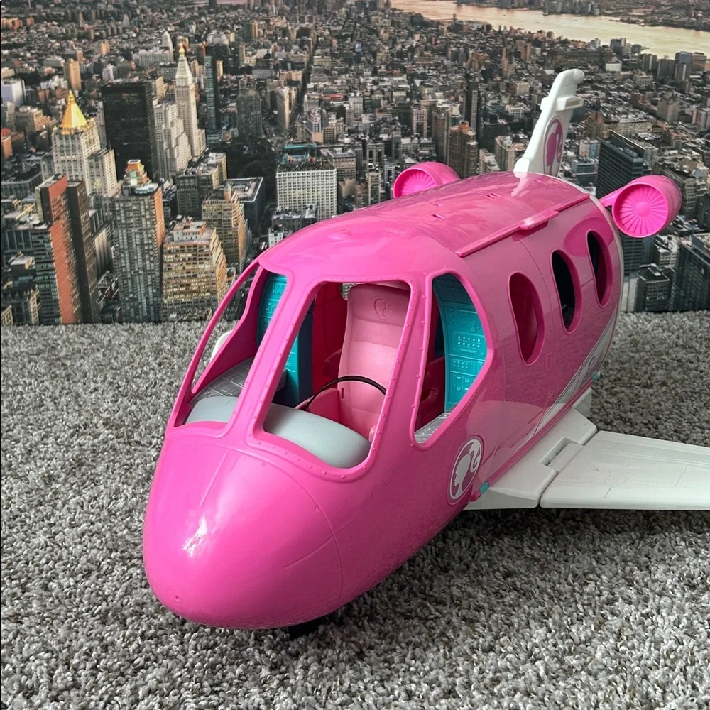 Barbie Pink Toy Airplane Jet with Accessories – Dream Plane Playset 2019 - Picture 5 of 6